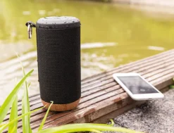 Gift Campaign Altoparlante cilindrico 10W impermeabile e sughero EcoCork></noscript> Casse Personalizzate