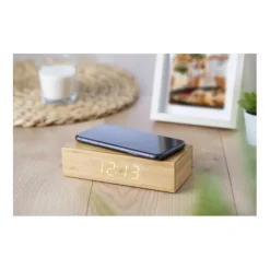 Gift Campaign Base ricarica personalizzata in bambù da 5W con orologio Desk Clock></noscript> Caricabatterie