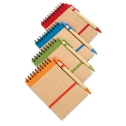 Gift Campaign Block notes con logo A6 elastico pagine bianche e penna blu EcoSpiral></noscript> Gadget Ecologici|Gadget Per L'Ufficio