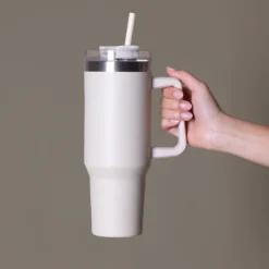 Gift Campaign Borraccia in acciaio inox riciclato da 1,18 L></noscript> Borracce Di Metallo