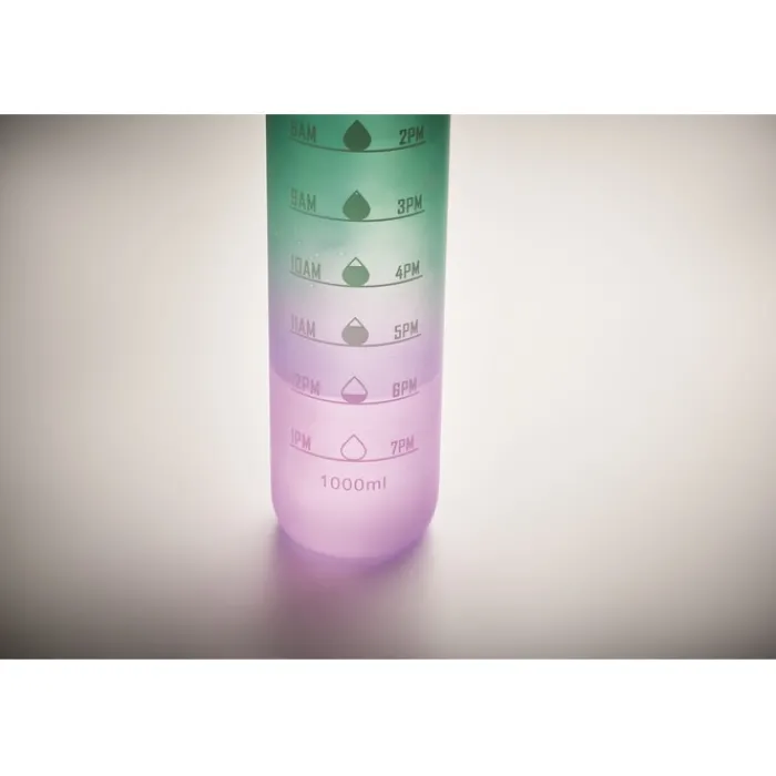 Gift Campaign Borraccia in rPET con beccuccio e orario di consumo dell'acqua 1l> Borracce In Plastica