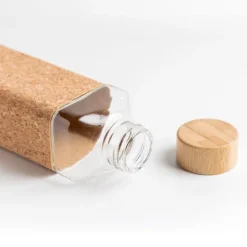 Gift Campaign Borraccia in vetro con tappo in bambù e custodia in sughero da 640 ml></noscript> Borracce In Vetro