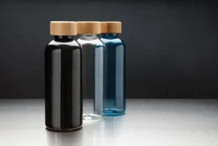 Gift Campaign Bottiglietta in RPET con tappo in bambù 660ml Evolution Recycled></noscript> Borracce In Plastica