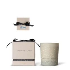 Gift Campaign Candela profumata con aroma floreale e durata di 38 ore Victorian><noscript><img width=