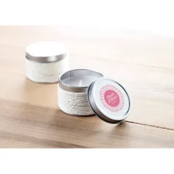 Gift Campaign Candele profumate in barattolino di alluminio con corde Fragrance><noscript><img width=