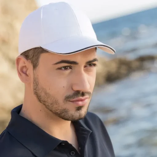 Gift Campaign Cappellino in cotone pettinato 6 pannelli con dettaglio sulla visiera> Cappellini Personalizzati