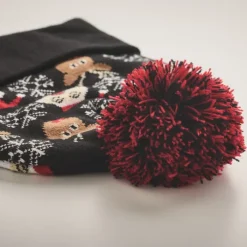 Gift Campaign Cappello natalizio lavorato a maglia in morbido acrilico con pompon></noscript> Gadget Natalizi