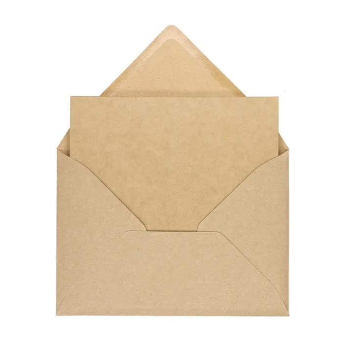 Gift Campaign Cartolina natalizia con decorazione a forma di pallina e semi di pino> Gadget Natalizi