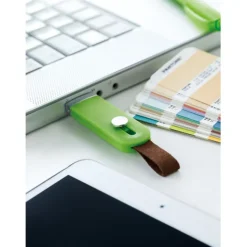 Gift Campaign Chiavetta USB di plastica con occhiello in pelle USB Slide Flash></noscript> Chiavette Usb Economiche