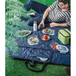 Gift Campaign Coperta da picnic pieghevole in poliestere che si trasforma in Shopper></noscript> Coperte