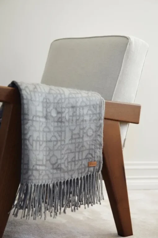 Gift Campaign Coperte con motivo geometrico con frange 130x170cm Geometric Luxe> Coperte
