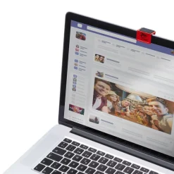 Gift Campaign Copri webcam personalizzato con pulisci schermo integrato Clip></noscript> Copri Webcam|Gadget Per L'Ufficio