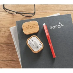 Gift Campaign Cuffiette bluetooth TWS 5 con scatolina di bambù personalizzate Blues></noscript> Auricolari Personalizzati