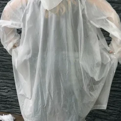 Gift Campaign Impermeabile taglia unica con chiusura frontale e cappuccio in PVC></noscript> Impermeabili