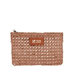 Gift Campaign Pochette in carta rafia con etichetta in pelle personalizzabile></noscript> Pochette Personalizzate