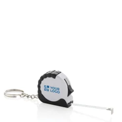Gift Campaign Portachiavi in plastica riciclata e acciaio con metro a nastro 1M><noscript><img width=