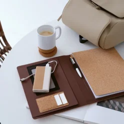 Gift Campaign Portadocumenti A4 in sughero con tasca per tablet e cellulare> Portadocumenti Personalizzati