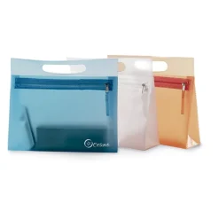 Gift Campaign Portatrucchi in PVC trasparente con chiusura a zip e manico Colors></noscript> Pochette Personalizzate|Beauty Case Personalizzati
