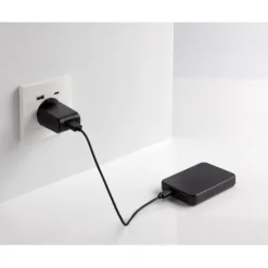 Gift Campaign Power bank in plastica riciclata con due porte da 5.000 mAh></noscript> Power Bank Personalizzati