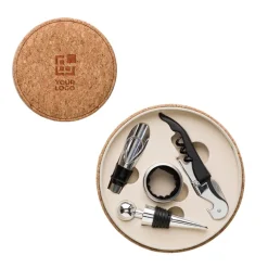Gift Campaign Set con 4 accessori per vino in custodia di sughero></noscript> Gadget Per Vino