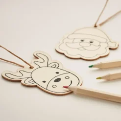 Gift Campaign Set con 4 pastelli e 3 figure natalizie da colorare><noscript><img width=