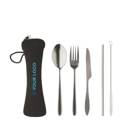 Gift Campaign Set di posate con logo in acciaio inox in un sacchetto di neoprene nero></noscript> Altri Utensili Da Cucina