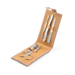 Gift Campaign Set per la manicure con 6 accessori in custodia di sughero Corkstyle></noscript> Gadget Per Parrucchieri