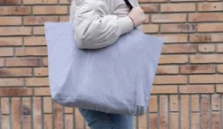 Gift Campaign Shopper con logo in tela riciclata capiente 240 g/m2 EcoTrace Raw><noscript><img width=