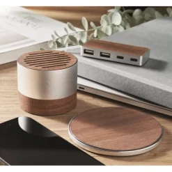 Gift Campaign Speaker wireless alluminio riciclato con dettagli in di noce 3W></noscript> Casse Personalizzate