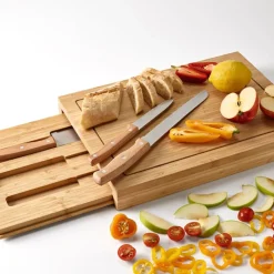 Gift Campaign Tagliere in bambù con scomparto scorrevole per tre coltelli da cucina></noscript> Taglieri