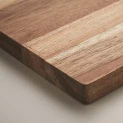 Gift Campaign Tagliere in personalizzato in acacia con affilalame su un angolo><noscript><img width=