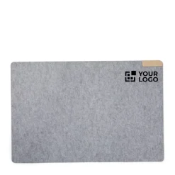 Gift Campaign Tappetino per scrivania in feltro riciclato con base antiscivolo></noscript> Gadget Per L'Ufficio