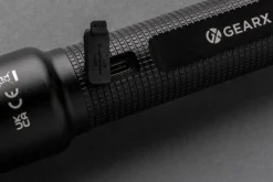 Gift Campaign Torcia in alluminio riciclato con 5 modalità di luce e portata di 500m></noscript> Torce