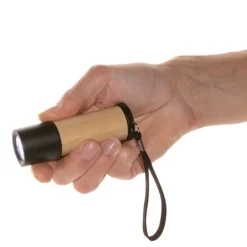 Gift Campaign Torcia in bambù e plastica riciclata da 30lm con portata di 20 m><noscript><img width=