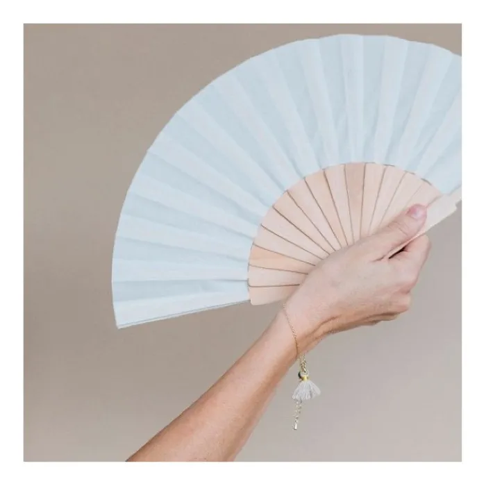 Gift Campaign Ventaglio in poliestere con stecche in legno e cordino con nappina> Ventagli