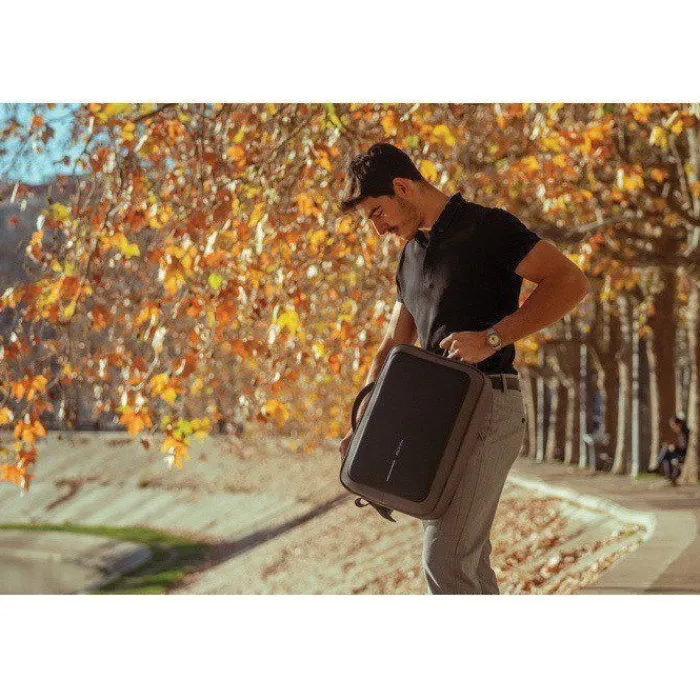 Gift Campaign Zaino antitaccheggio in rPET che si trasforma in valigetta per PC 16''> Zaini Porta Pc